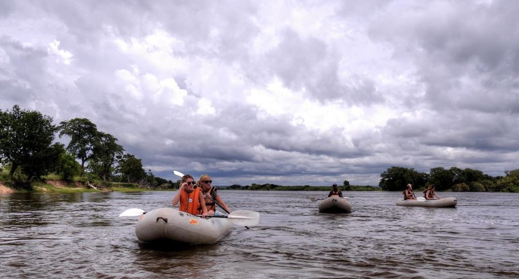 Zambezi Sands - canoeing on Zambezi (WETU)